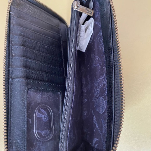 Loungefly Harry Potter Themed Gray Wallet - Picture 7 of 8